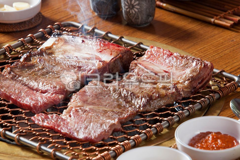 한우,소고기,소갈비,소생갈비,갈비,갈비구이,소갈비구이,소갈비고기,소,생소갈비,요리,음식,식사,food,한우갈비,한우생갈비,생갈비,음식,식재료,요리,food,cook,meal,dishes,food reserves,육류,고기,meat