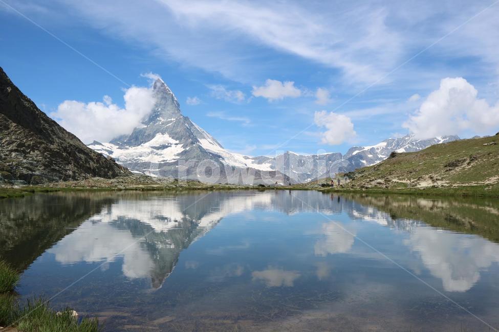 ice,water,mountain,산,mountainrange,산맥,옥외,outdoors,nature,호수,반사,물에비친,데칼코마니,구름,호른,풍경,잔잔한,평화로운,거울,자연