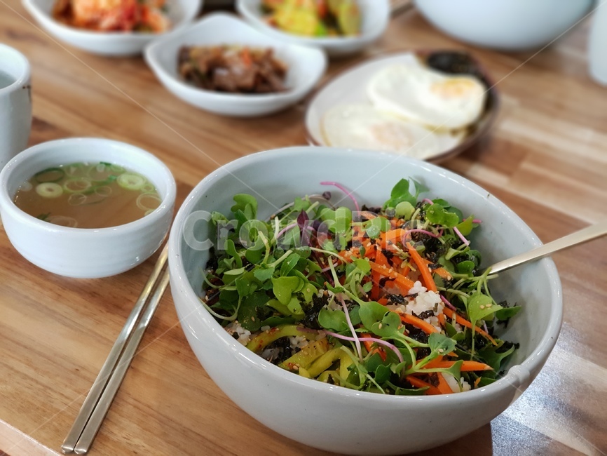 비빔밥,한식,음식,그릇,새싹,새싹비빔밥,나물비빔밥,야채,채소,다이어트