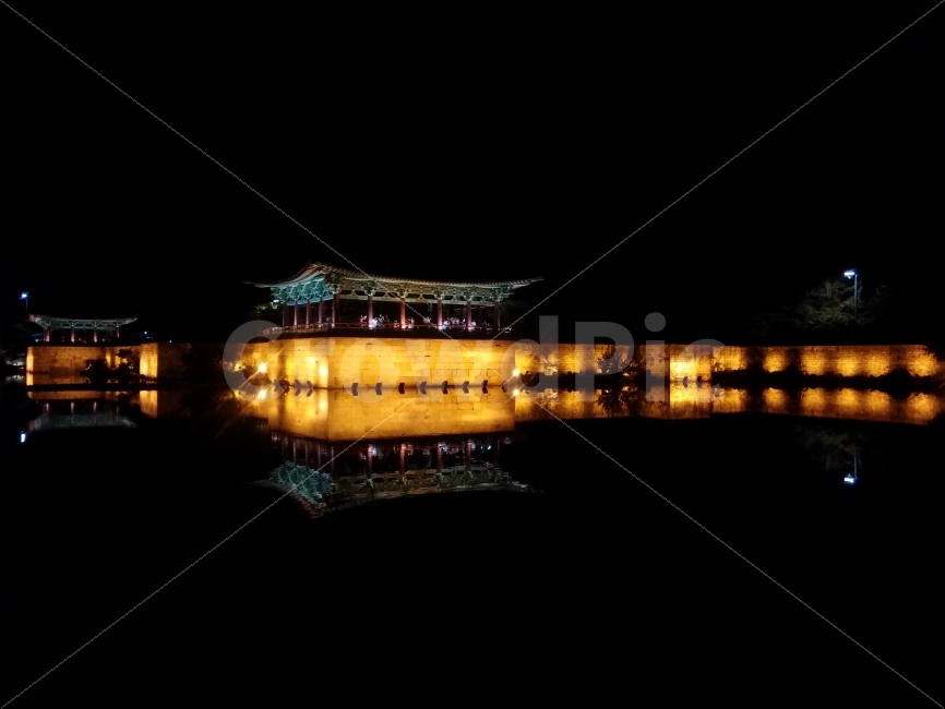 안압지,경주,여행,국내여행,경주여행,여름,LGG2,G2,노필터,야경,밤,풍경,nightscape,night,landscape,한국전통,한국문화,korean traditional,korean culture,랜드마크,landmark,tourist attraction,한국랜드마크,한국관광지,한국명소,korea landmark,korea tourist attraction,architecture,건축물,building,건물,castle,성