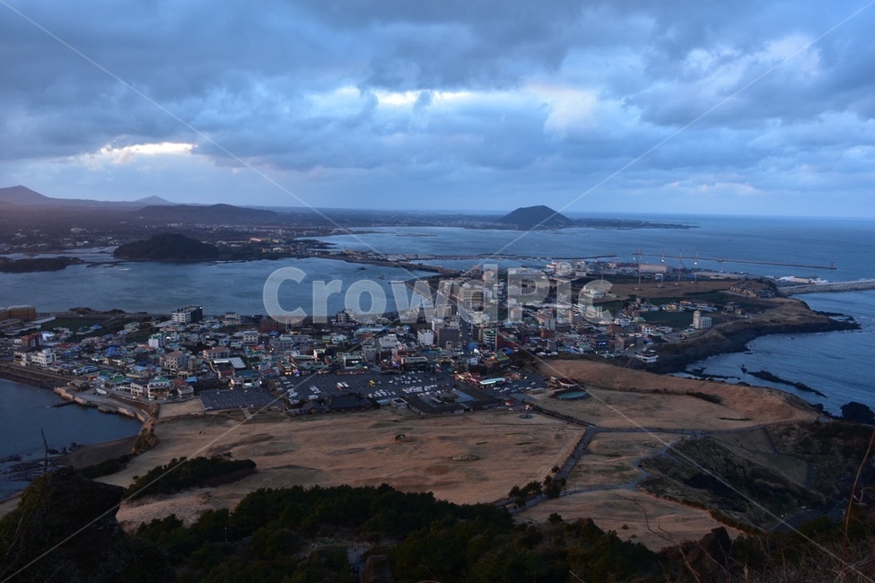 제주도,풍경,구름,하늘,성산일출봉,제주도,jeju,jeju island,시골,마을,풍경,landscape,country,rural,town,outdoors,옥외,경치,nature,자연,scenery,aerial view,조감도
