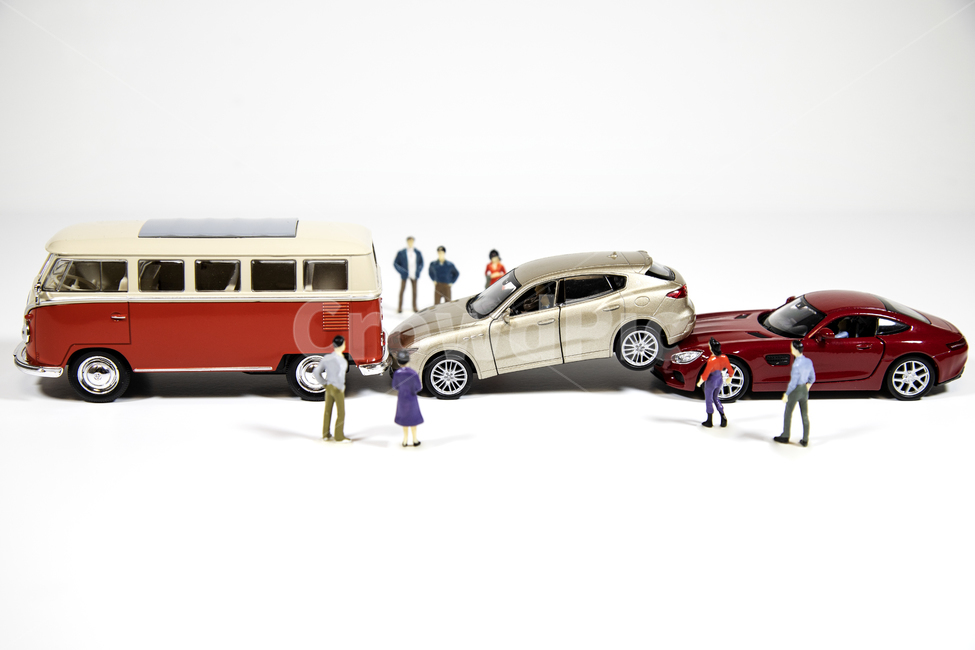 insurance,contact accident,damage,traffic accident,death,car accident,concept,still life,white background,accident,life,car,safety,model,man,injury,businessman,tire,broken,business,wheel,wealth Landing,transportation,collision,triple,miniature,suit,adult,