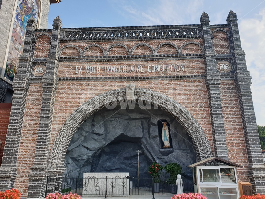 행주성당,성모당,루르드성모,성모상,행주성당성모당,architecture,brick,벽돌,건축물,카톨릭,천주교,건축물,건물외관,exterior,building,structure,architecture,construction