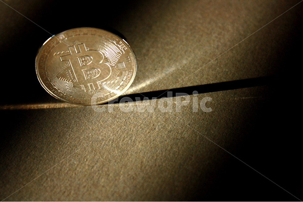 비트코인,bitcoin,가상화폐,암호화폐,코인,암호화화폐,금융,돈,finance,banking,money,정보통신기술,전자,it,information,technology,electro,연출,컨셉,direction,concept,비즈니스,산업,투자,전자상거래,cyber,future,블록체인,동전,채굴,전자기기,전자제품,electronic,equipment,시간,산업,industry,industrial,금융,돈,finance,banking,money,정보통신기술,전자기기,전자제품,it,information,technology,electronic equipment
