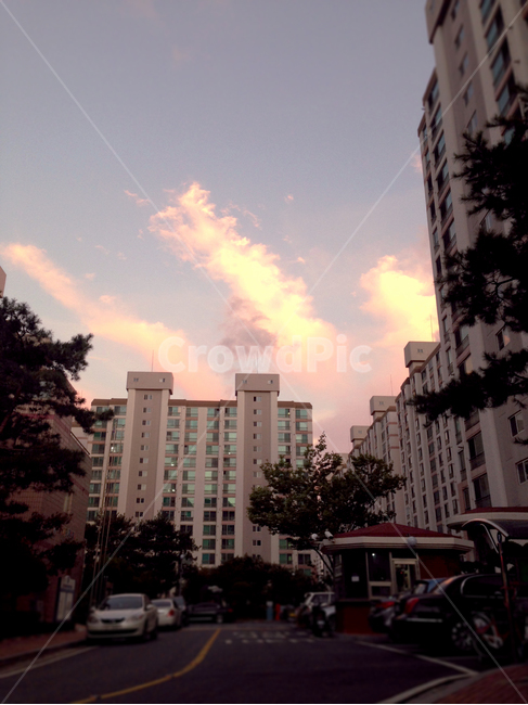 저녁풍경,노을,아파트,구름,저녁하늘,도시,풍경,city,landscape,automobile,자동차,transportation,교통,car,차,vehicle,차량