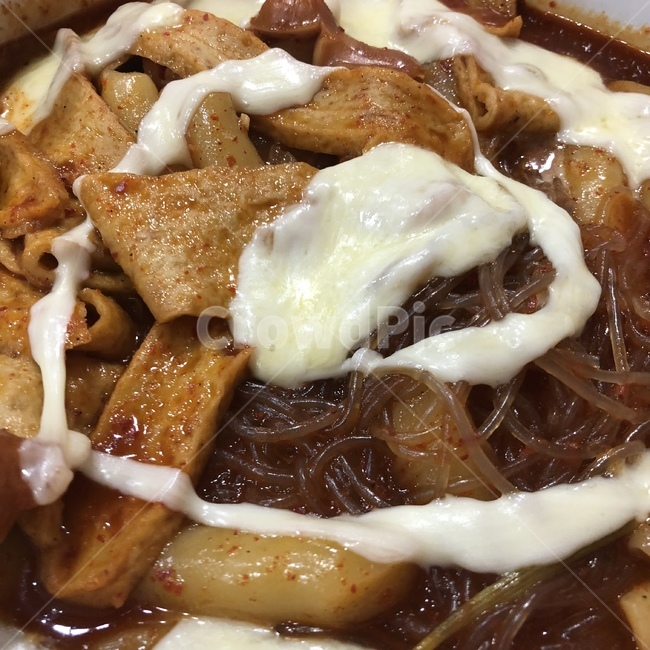 fish cake,Spicy Tteokbokki,Korean food,tteokbokki,noodle,Sassy Tteokbokki,food,cheese