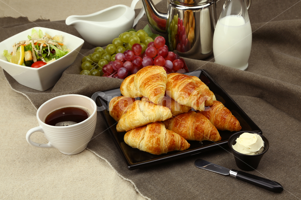 빵,크로와상,베이킹,식품,음식,식사,아침식사,샌드위치,bread,croissant,baking,food,meal,breakfast,sandwich,음식,식재료,요리,food,cook,meal,dishes,food reserves,빵,bread,디저트,간식,후식,dessert,snack,연출,컨셉,콘셉,direction,concept