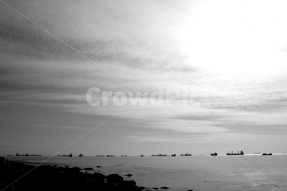 부산,바다,흰여울마을,겨울,겨울바다,영도,자연,풍경,nature,landscape,흑백,모노톤,monochrome,black and white,교통,교통수단,traffic,transportation,tower,탑,architecture,건축물,building,건물