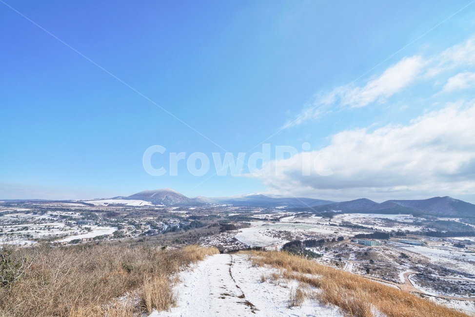 풍경,오름,눈,제주,하늘,파란하늘,자연,힐링,겨울,계절,winter,season,자연,풍경,nature,landscape,outdoors,옥외,plateau,고원