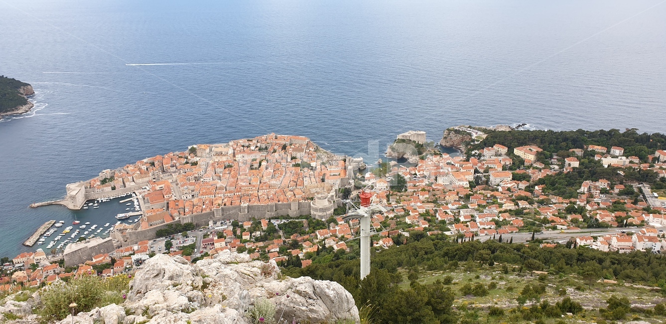 Eastern Europe,Overseas,dubrovnik,building,foreign country,structure,foreign,oversea,rampart,world,adriatic sea,construction,land mark,red roof,landmark,Dubrovnik,Croatia,architecture
