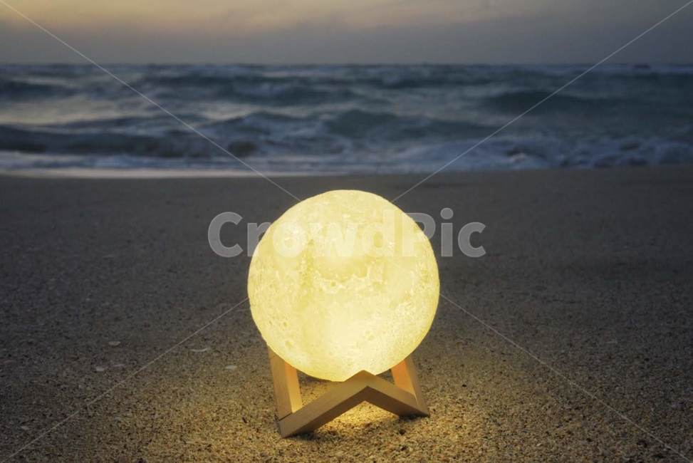 조명,무드등,달,해변,바다,노을,하늘,파도,해변,바다,beach,sea,사물,물건,오브젝트,thing,object,matter