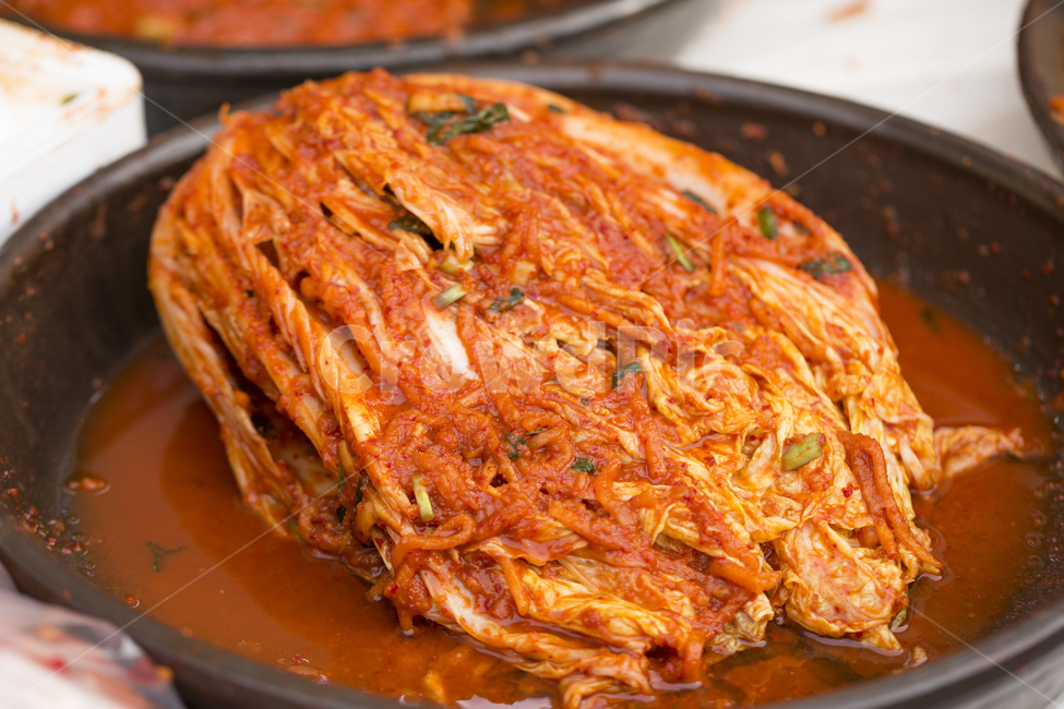 김치,김장,김장김치,양념,한식,음식,반찬,한국전통,고춧가루,야채,배추김치,배추,포기,포기김치,음식,식재료,요리,food,cook,meal,dishes,food reserves,한식,한국음식,한국요리,korean food,korean dishes,korean meal,korean cook