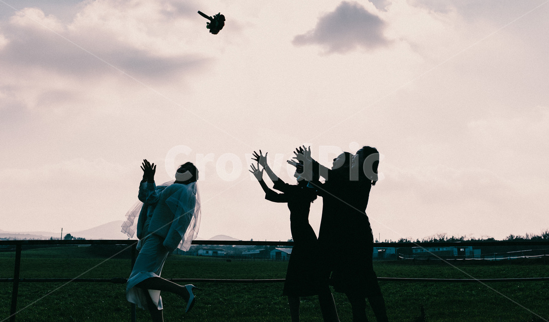 결혼,들러리,웨딩,친구,역광,부케,신부,wedding,friends,사람들,대중,군중,other people,crowd,결혼,혼례,웨딩,wedding,marriage,marry,친구,우정,friendship,companion,기념일,축하,anniversary,congratulation,celebrate,celebration