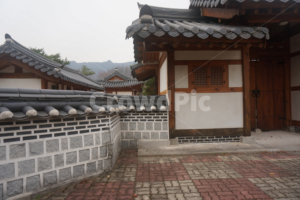 한옥,전통가옥,돌담,한국전통가옥,옛날집,한국적,기와,한옥집,한국전통,한국문화,korean traditional,korean culture,건축물,건물외관,exterior,building,structure,architecture,construction