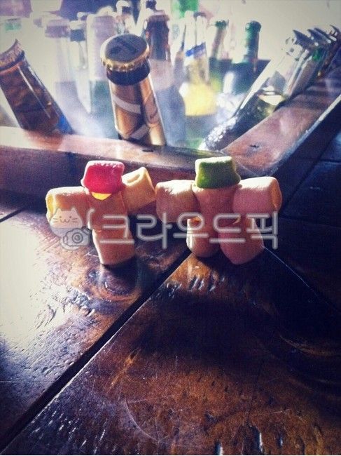 펍,술집,뻥튀기,마카로니,마카로니스낵,바,테이블