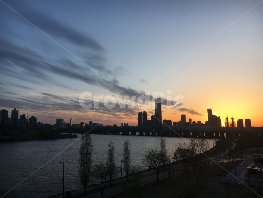 한강,노을,해지는,하늘,서울,도시,풍경,city,landscape,nature,자연,outdoors,옥외,dusk,황혼,dawn,새벽,red sky,붉은 하늘,sky,sunset,일몰