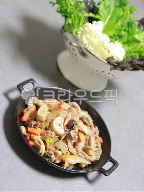 side dish,Bulgogi,Korean,noodle,wrapping,vegetable,Pork Bulgogi