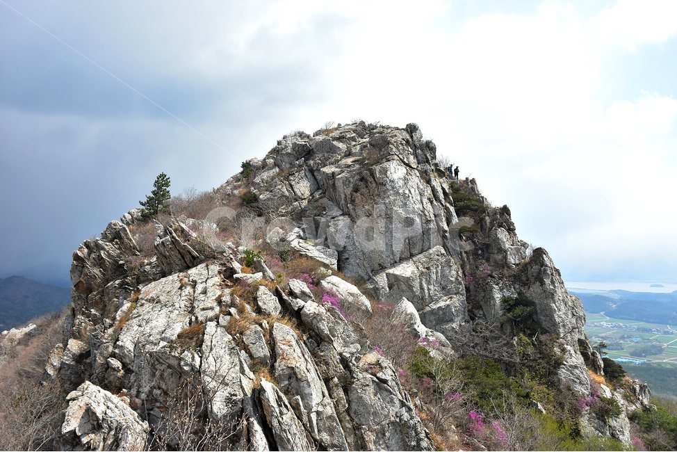 주작산,덕룡산,종주,진달래,풍경,기암,바위,비경,봄풍경,진달래꽃,강진,명산,산행,등산,마운틴,힐링,mountain,landscape,자연,natural,자연,풍경,nature,landscape,한국자연풍경,한국자연경관,korea nature landscape,outdoors,옥외,cliff,낭떠러지