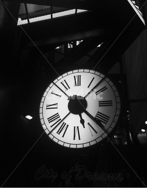 item,gloominess,clock,interior,analog,blackandwhite,watch,prop,dark,Grayscale