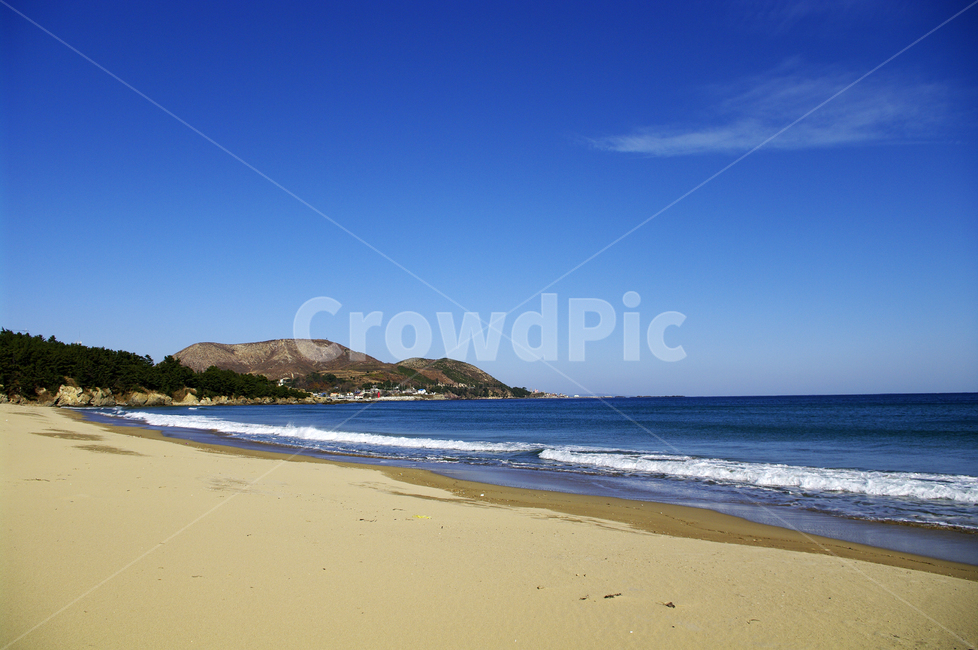 파도,바다,풍경,해안,모래사장,하늘,구름,자연,풍경,nature,landscape,해변,바다,beach,sea,outdoors,옥외,land,땅,shoreline,해안선,water,물,ocean,대양,coast,연안
