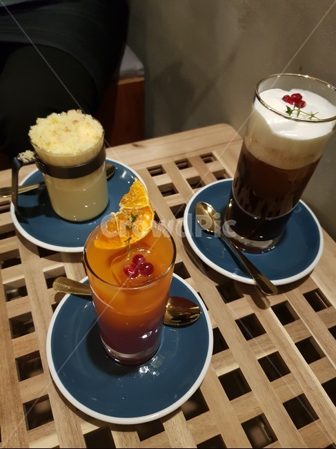 커피,음료,카페,디저트,감성