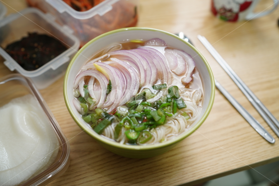 국수,쌀국수,음식,푸드,면요리,요리,양파,식사,간식,meal,bowl,사발,food,음식,식재료,요리,food,cook,meal,dishes,food reserves