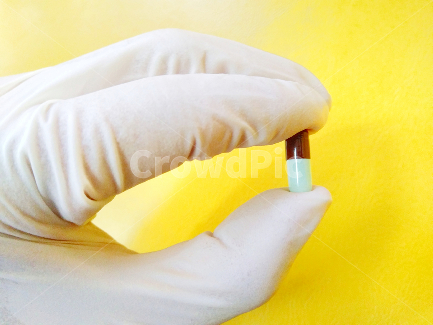 알약,약,약품,캡슐,의약품,약물,손,글러브,항생제,의학,의료,medication,medical,medicine,capsule,hand,glove,의료,의학,병원,medical,hospital,clinic
