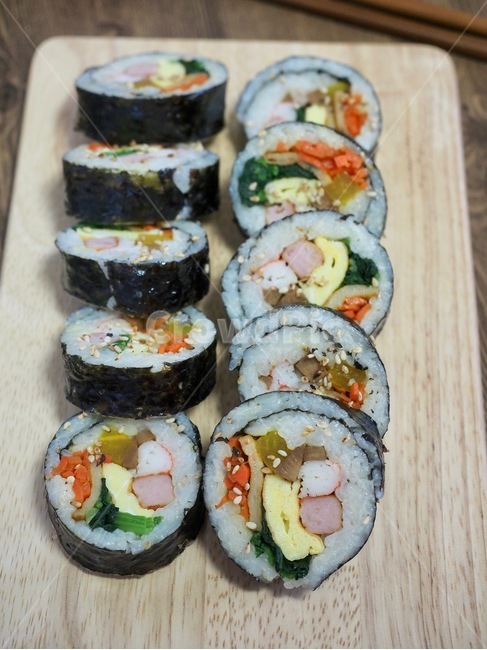 김밥,햄야채김밥,한국음식,식품,한식,한국문화,음식,한국,배경,음식문화,웰빙,문화,아시아,아시아음식,분식,밥,야채,깨,야채김밥,음식,식재료,요리,food,cook,meal,dishes,food reserves,한식,한국음식,한국요리,korean food,korean dishes,korean meal,korean cook