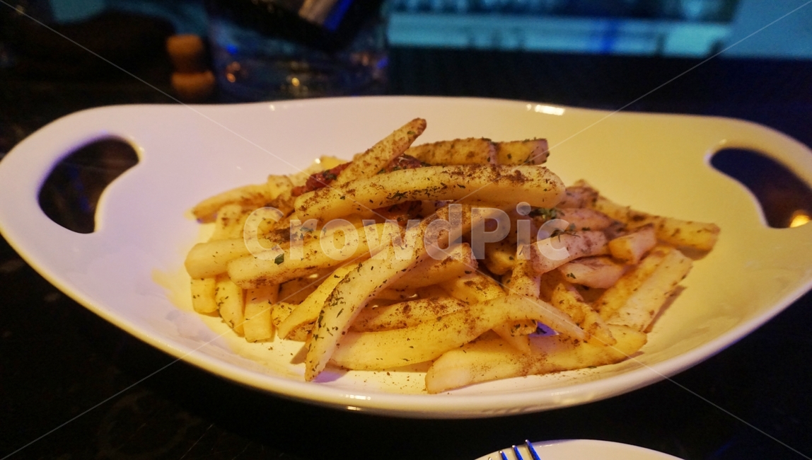 Drink snacks,bar,French fries,snack,truffle oil,Truffle French Fries