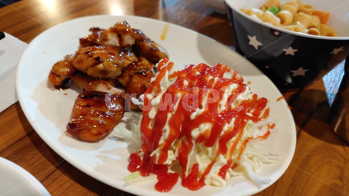 음식,food,chicken,닭,닭꼬치,샐러드,케찹,마요네즈,닭요리,술안주,음식,식재료,요리,food,cook,meal,dishes,food reserves