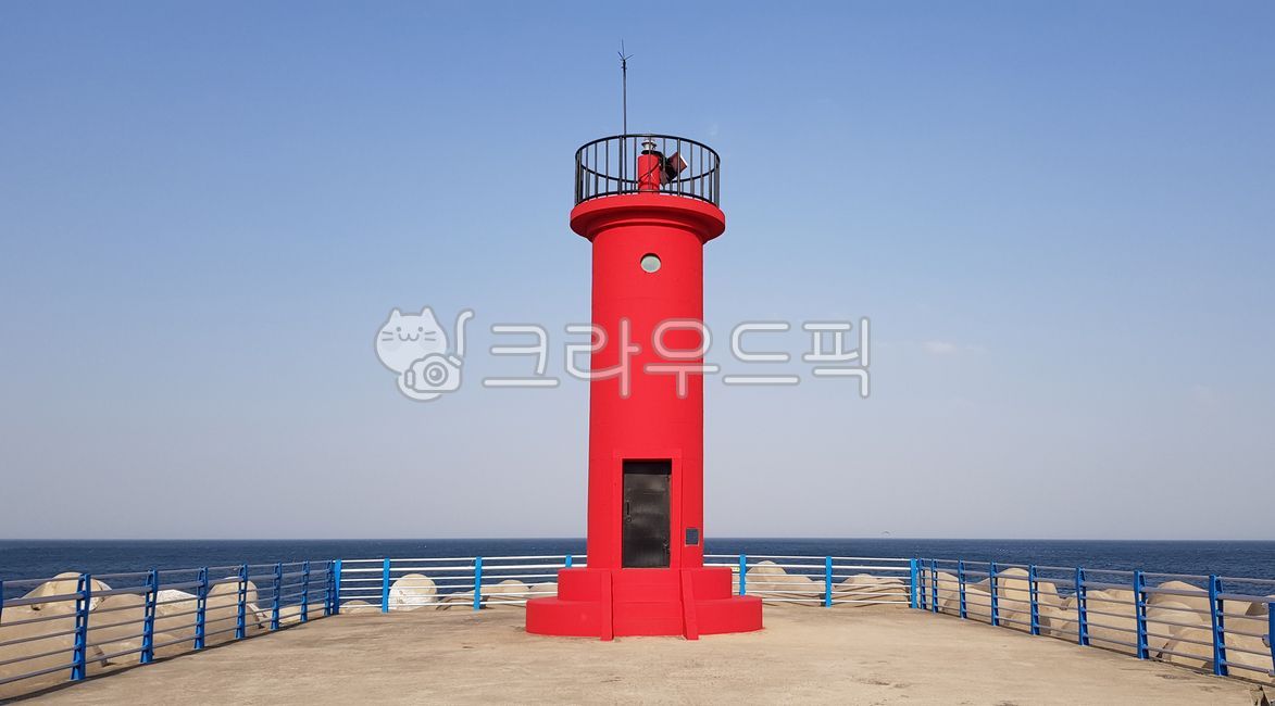 breakwater,ocean,light housekeeper,red lighthouse,Lighthouse