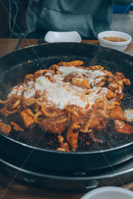닭고기,닭갈비,깻잎,한식,음식,food,요리,meal,우동사리,치즈,음식,식재료,요리,food,cook,meal,dishes,food reserves,한식,한국음식,한국요리,korean food,korean dishes,korean meal,korean cook