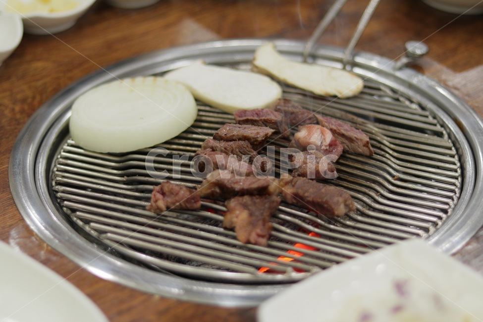 불판,한우,한우고기,고기,양파,버섯