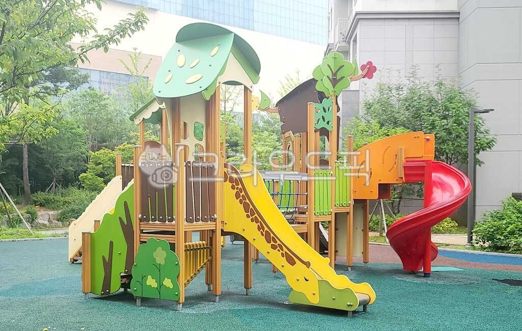 놀이터(어린이),어린이놀이터,아파트내놀이터,놀이시설,놀이장소