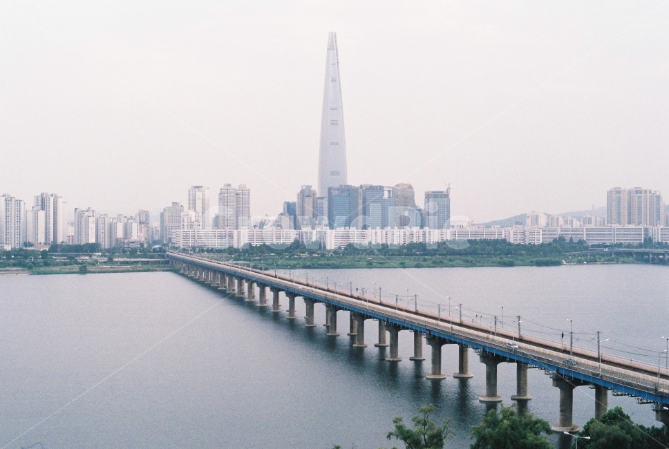 한강,잠실철교,경관,Hangangriver,urban,seoul,landscape,도시,풍경,city,landscape,한국도시풍경,한국도시경관,korea cityscape,랜드마크,landmark,tourist attraction,한국랜드마크,한국관광지,한국명소,korea landmark,korea tourist attraction,building,건물