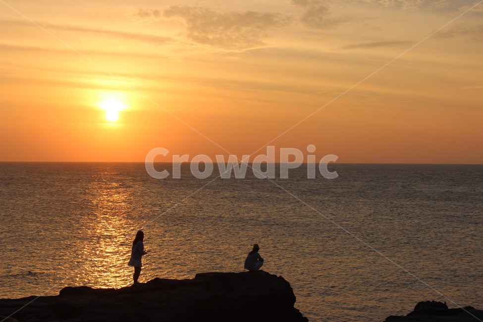 sunset,일몰,해,해변,바다,nature,자연,human,인간,실루엣,silhouette,outdoors,옥외,sunlight,햇빛,자연,풍경,nature,landscape