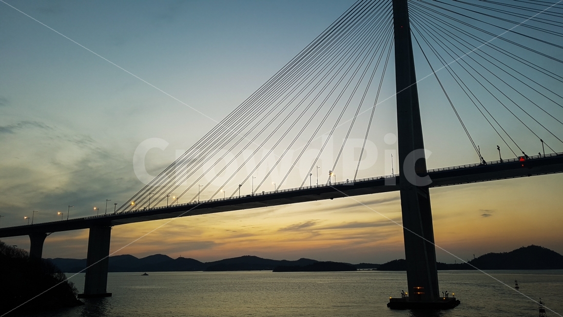 일몰,바다,다리,해안,대교,도시,풍경,city,landscape,bridge,building,건물