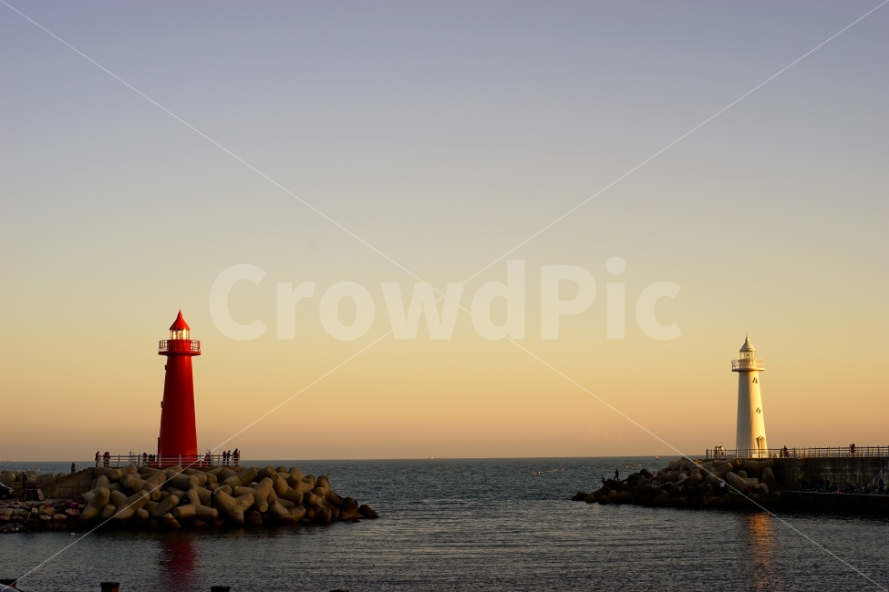 등대,lighthouse,청사포,일몰,sunset,매직아워,바다,해운대,부산,노을,비비드,vivid,자연,건물,감성,자연,풍경,nature,landscape,한국자연풍경,한국자연경관,korea nature landscape,등대,lighthouse,색깔,색상,색채,색감,color sense,color sensitivity,feeling of color,architecture,건축물,building,tower,탑