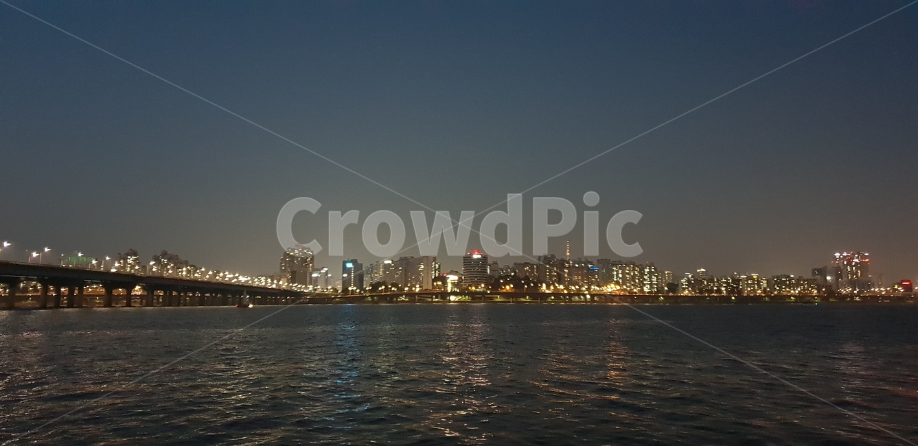 도시,한강,서울,밤,저녁,건물,시티,반포,세빛섬,불빛,야경,밤,풍경,nightscape,night,landscape,city,metropolis,중심지,urban,어반,town,building