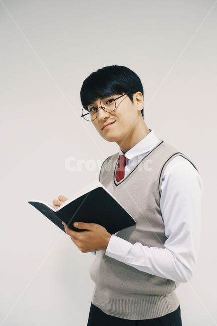 수능,교육,학생,교복,시험,강의,수업,고등학생,고3,남고생,남자고등학생,남고,수능시험,기말고사,중간고사,모의고사,exam,quiz,test,학업,공부,남자,남학생,사람,인물,인간,human,person,얼굴표정,facial expression,face,남성,남자,man,male,교육,학교,공부,education,learning,study,school