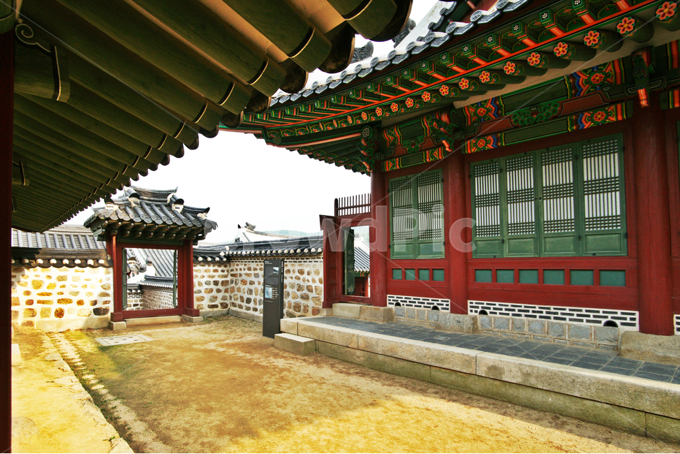 행궁,남한산성,전각,조선시대,인조,돌담,처마,쪽문,단청