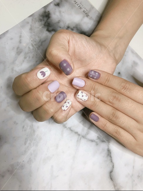 네일아트,가을네일,보라색네일,체크네일,무광네일,꽃네일,human,인간,person,사람,nailart,nail,사람,인물,인간,human,person,신체일부,몸,body