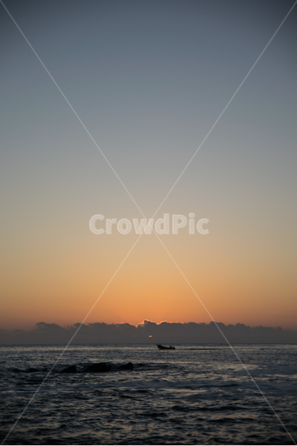일줄,바다,보트,감성,하늘,자연,풍경,nature,landscape,outdoors,옥외,sky,sunset,일몰,red sky,붉은 하늘,dusk,황혼,dawn,새벽