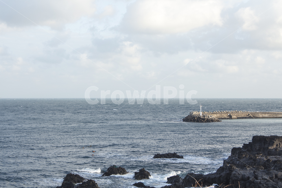 제주도,바다풍경,절벽,해안선,landscape,scenery,scene,jejuisland,sea,ocean,자연,풍경,nature,landscape,한국자연풍경,한국자연경관,korea nature landscape,등대,lighthouse,제주도,jeju,jeju island,promontory,곶,building,건물,architecture,건축물,outdoors,옥외,바다,water,물,대양,tower,탑