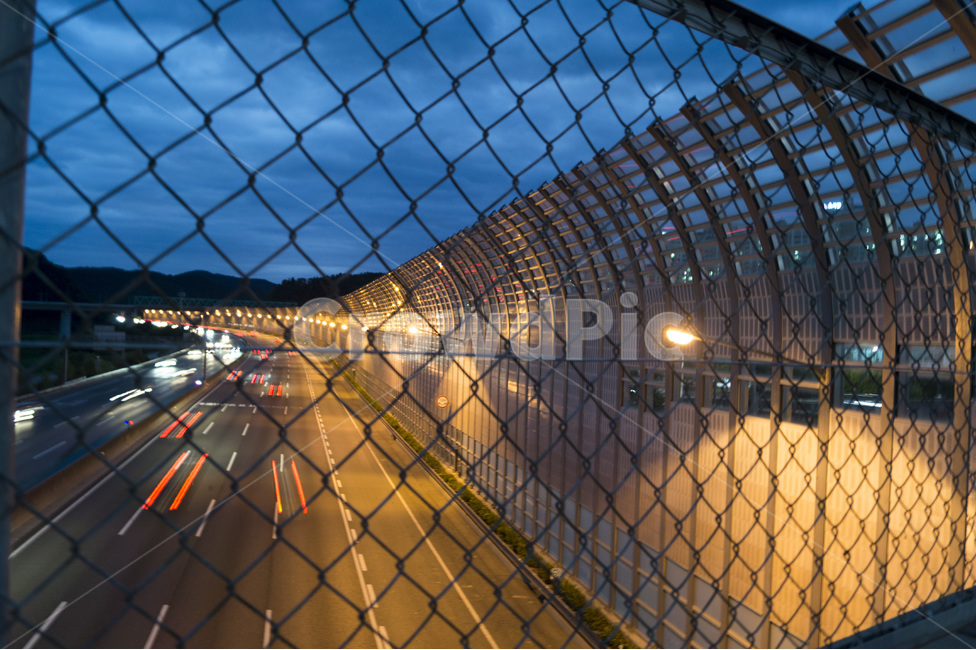 야경,도로,자동차,철조망,잔상,오렌지,주황,빛,야경,밤,풍경,nightscape,night,landscape,교통,교통수단,traffic,transportation