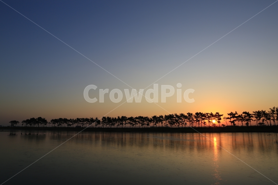 풍경,일출,여명,계화도,하늘,sunrise,반영,자연,풍경,nature,landscape,outdoors,옥외,sky,dawn,새벽,red sky,붉은 하늘,dusk,황혼,sunset,일몰