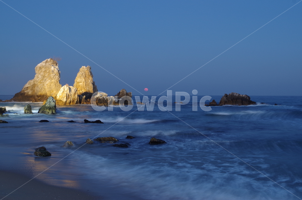 정월대보름,월출,추암,동해,풍경,자연,풍경,nature,landscape,한국자연풍경,한국자연경관,korea nature landscape,promontory,곶,sea,바다,ocean,대양,outdoors,옥외,water,물,shoreline,해안선,land,땅
