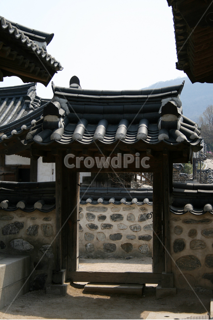 한국,전통가옥,고택,한옥,기와,지붕,기와지붕,문,한국전통,한국문화,korean traditional,korean culture,건축물,건물외관,exterior,building,structure,architecture,construction