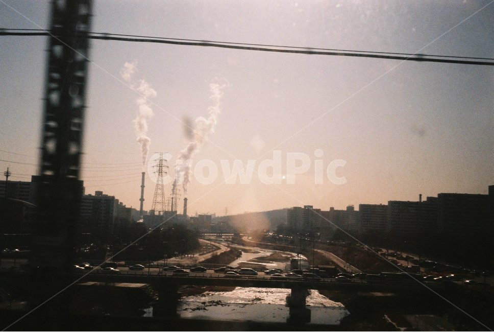 building,건물,factory,공장,pollution,타락,도시,강,하늘,매연,미세먼지,필름,필름카메라,필카