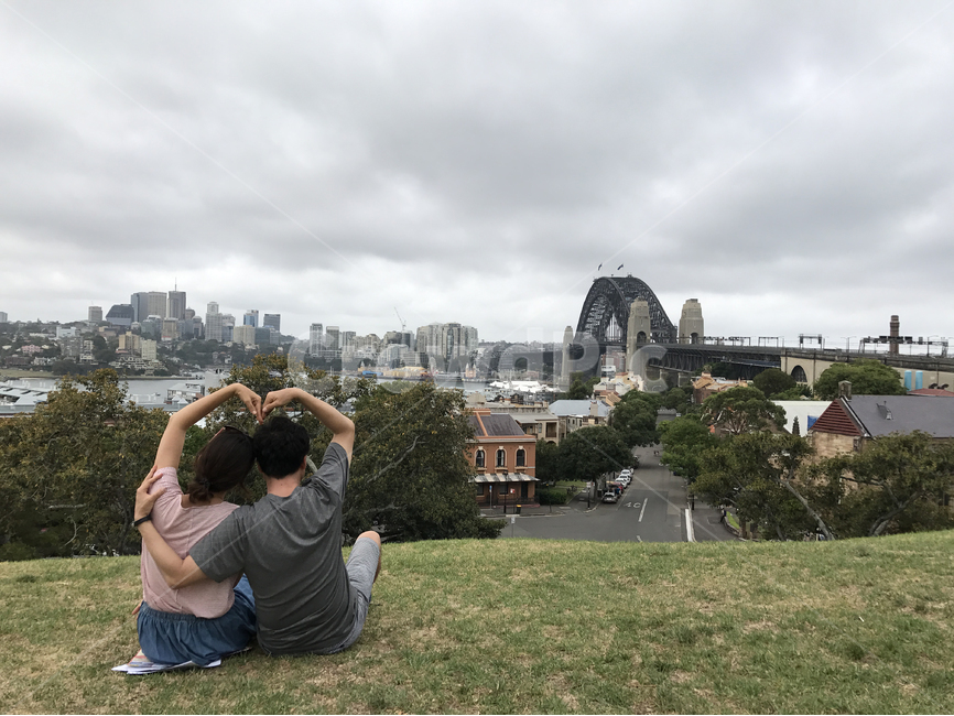 시드니,하버브릿지,사랑,하트,호주,하늘,미래,도시,풍경,city,landscape,랜드마크,landmark,tourist attraction,해외,외국,세계,foreign,oversea,world,세계도시풍경,해외도시풍경,외국도시풍경,world cityscape,세계랜드마크,해외랜드마크,외국랜드마크,world landmark,world tourist attraction,사람,인물,인간,human,person,연인,커플,사랑,lover,couple,여행,휴가,traveling,vacation,trip